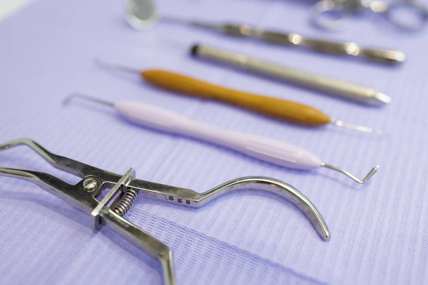 Separating plier and other dental instruments - Foto, Bild