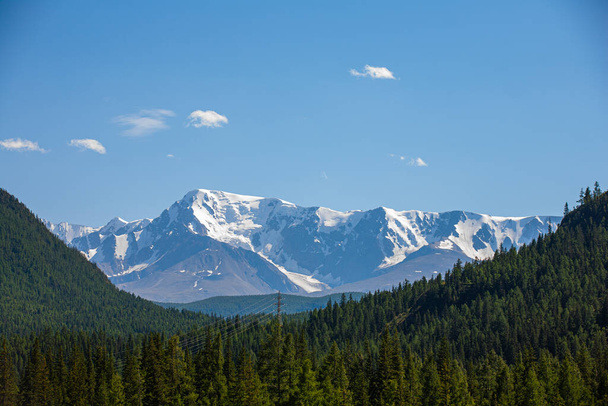 Blick auf das Severo-Chuysky-Gebirge im Sommer, Republik Gorny Altai, Russland - Foto, Bild
