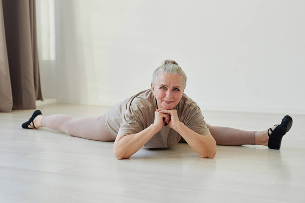 Mature female in activewear - Photo, Image
