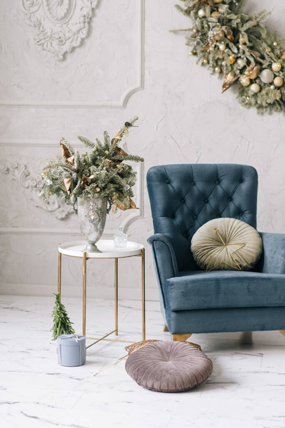 Christmas decor, beautifully decorated living room - Фото, зображення