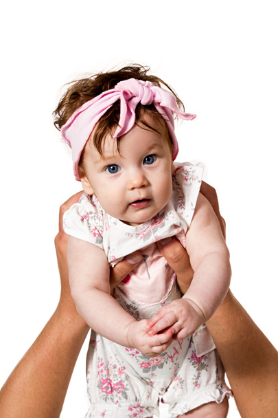 Mens hands hold the baby girl - Valokuva, kuva