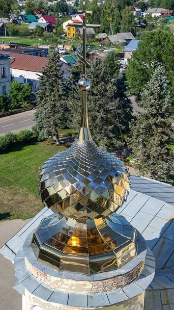 kupolit ja ristit ortodoksisen kirkon, Neitsytkatedraali, Myshkin, Jaroslavlin alue, Venäjä - Valokuva, kuva