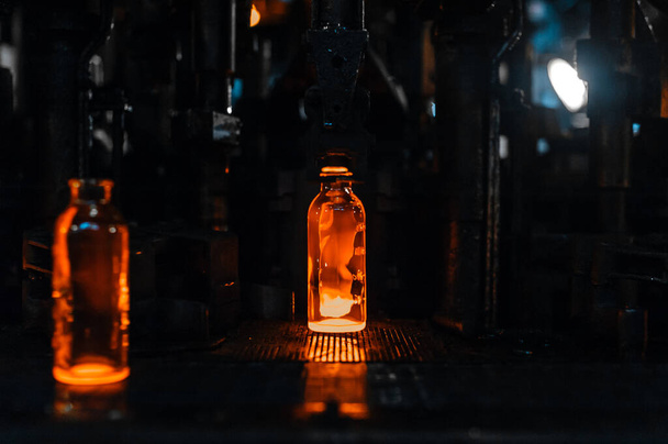 Fabryki do produkcji butelek szklanych - Zdjęcie, obraz