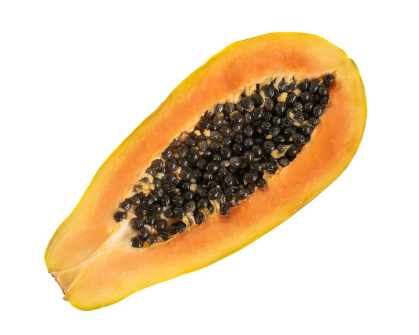 Dojrzałe owoce papai przecięte na pół izolowane na białym tle, widok z góry - Zdjęcie, obraz