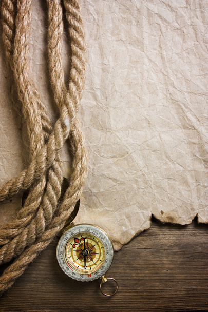 Compass with a rope - Foto, afbeelding