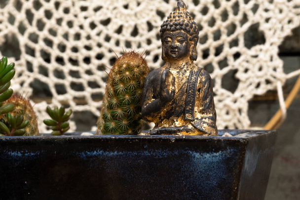 obraz s energetickými kameny a aromatickými svíčkami k meditaci, v tichu, v chrámu - Fotografie, Obrázek