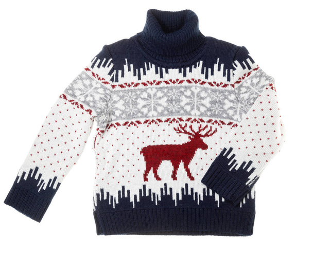 Maglione a collo alto natalizio a maglia calda stagionale per bambini aka Maglione brutto con ornamento di cervo isolato su sfondo bianco - Foto, immagini