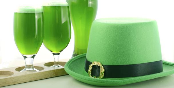 St Patricks Day birra verde
 - Foto, immagini