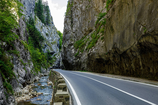 Kanion Bicaz w Rumunii - Zdjęcie, obraz