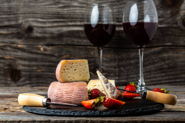 Various kind of fresh cheese with red wine Cheese Serving Knife. copy space, set, - Fotografie, Obrázek