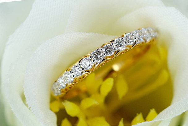 Gold Diamond Ring In Flower - Photo, Image