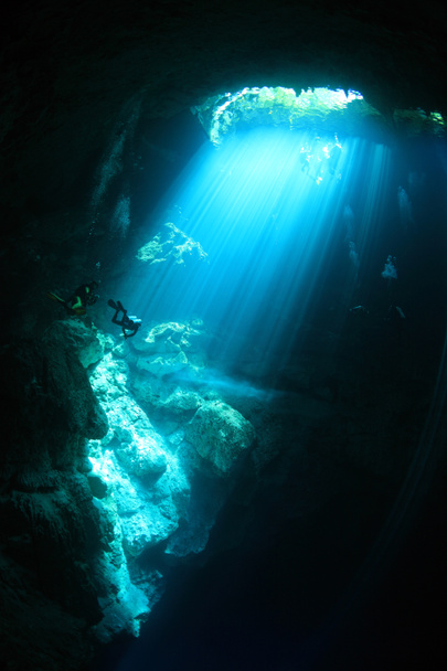 Cenote víz alatti barlang - Fotó, kép