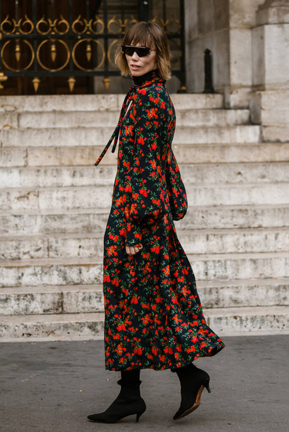 PARIS, FRANCE - SEPTEMBER 30, 2019: Anya Ziourova before Stella McCartney fashion show at Paris Fashion Week Spring/Summer 2020.  - 写真・画像