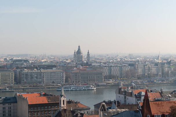 Saint Stephen's Basilica on Pest Danube river bank in Budapest, Hungary - Фото, изображение