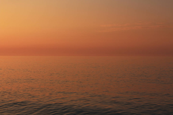 piękny zachód słońca na plaży  - Zdjęcie, obraz