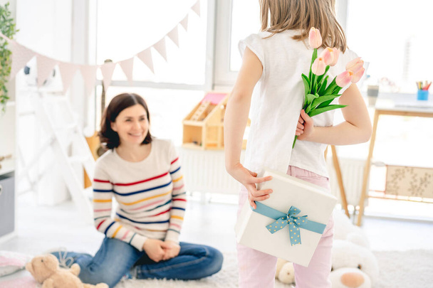 Tulips and gift box for happy mother - Zdjęcie, obraz