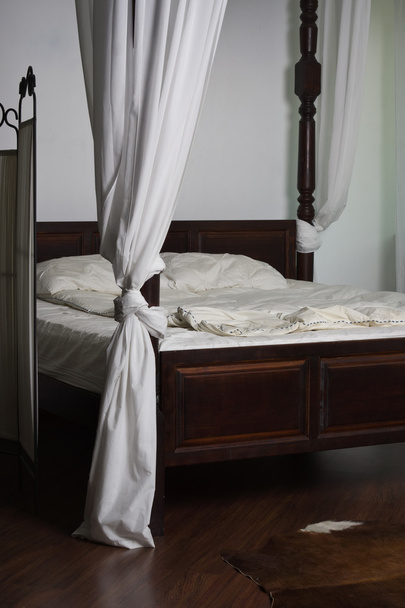 Спальня в винтажном стиле
 - Фото, изображение