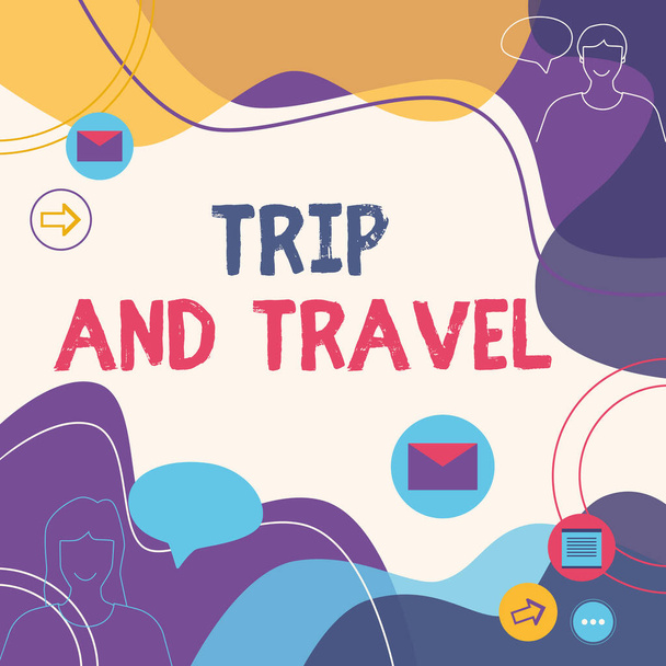 旅行と旅行が表示されます。旅行のための単語明るく新しい場所を知る幸せイラストカップルチャットで話すクラウド交換メッセージ. - 写真・画像