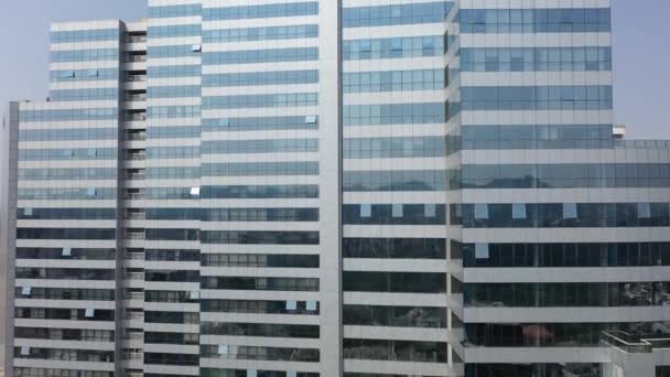 Корпоративные офисы в центре Сан-Паулу, Бразилия. Воздушный городской пейзаж. Офисные башни в центре города. - Кадры, видео