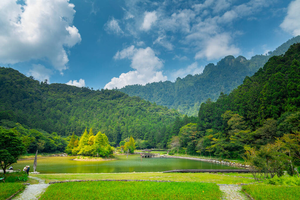 La foresta e laghi di montagna, Mingchi, Yilan County, Taiwan, è una famosa attrazione turistica - Foto, immagini