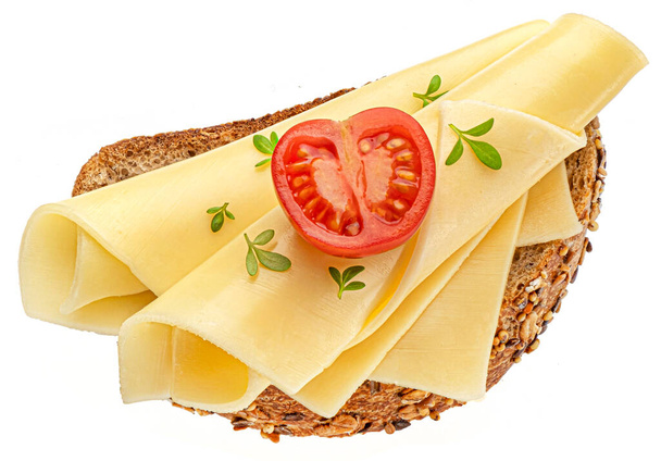 Gouda juusto viipaleita ruisleipää eristetty, ylhäältä - Valokuva, kuva