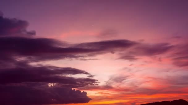 Aika Lapse auringonlasku taivas ja pilvet virtaa Hämmästyttävä värikäs pilvet pastelli taivas Timelapse video Luonto ympäristön käsite - Materiaali, video