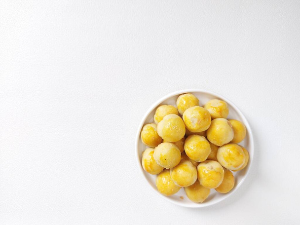 Pineapple tart or nanas tart or nastar cookies. cookies with pineapple jam inside. Very popular for Eid al Fitr and other special moment. Isolated background in white.  - Foto, Imagem