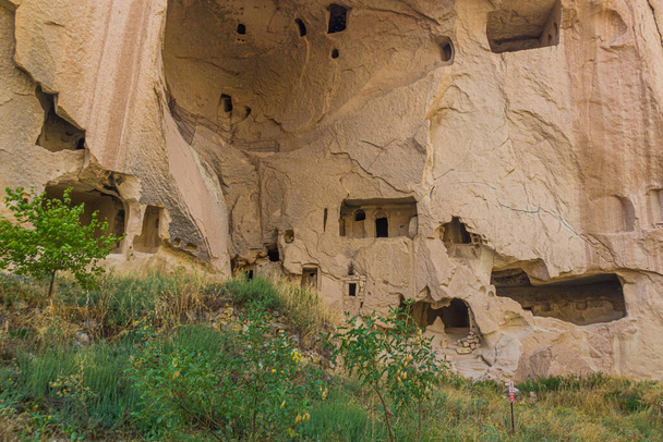 Cave dwellings in Zelve Open Air Museum, Cappadocia, Turkey - Φωτογραφία, εικόνα