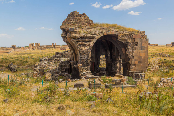 The Church of the Holy Apostles ruin in the ancient city Ani, Turkey - Φωτογραφία, εικόνα