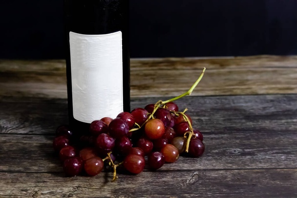 Blanco wijnfles kan worden gebruikt voor product mock up template - Foto, afbeelding