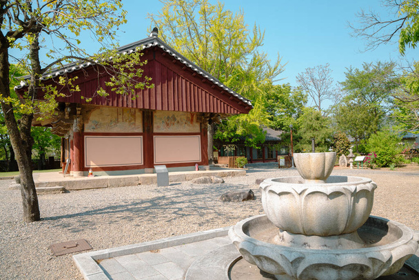 Templo de Bunhwangsa en primavera en Gyeongju, Corea - Foto, imagen