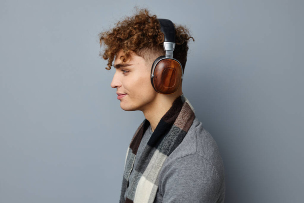 kinky guy fashion posing headphones Lifestyle unaltered - Foto, immagini