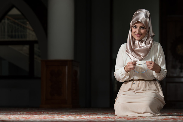 Humble Muslim Prayer Woman - 写真・画像