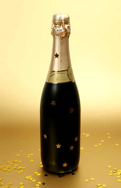 Champagne and confetti - Fotoğraf, Görsel