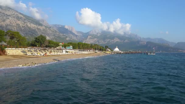 Kemer Türkiye 'de güzel bir plajda gün batımı - Video, Çekim