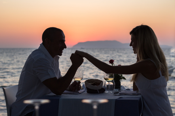Casal no restaurante do mar
 - Foto, Imagem