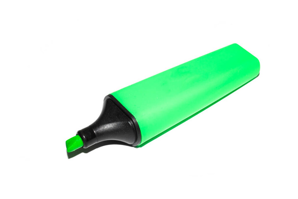 Зеленый маркер изолирован на белом фоне
 - Фото, изображение