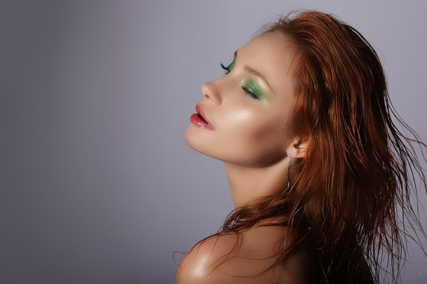 Imagination. Redhead Woman with Wet Hair Dreaming - Foto, imagen