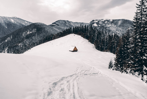 Paisagem de Inverno num dia ensolarado, Montanhas Tatra, Polónia - Foto, Imagem