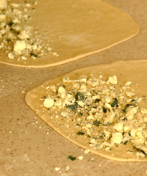 Moldvai sajt tányéron, moldvai zöld sajt, - Fotó, kép