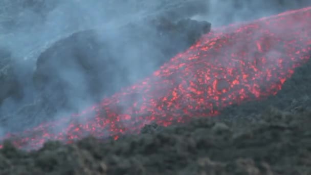 Lava fließt bei Sonnenuntergang - Filmmaterial, Video