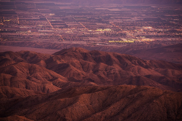 Долина Коачелла в сумерках
 - Фото, изображение