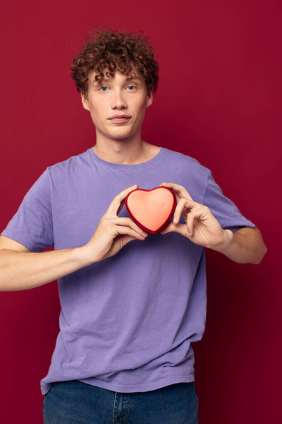 funny teenager heart-shaped box gift romance - 写真・画像