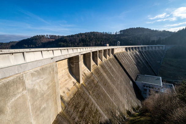 Çek Cumhuriyeti 'nin içme suyu ve hidrolik enerji santrali olarak su barajı Vir' i - Fotoğraf, Görsel
