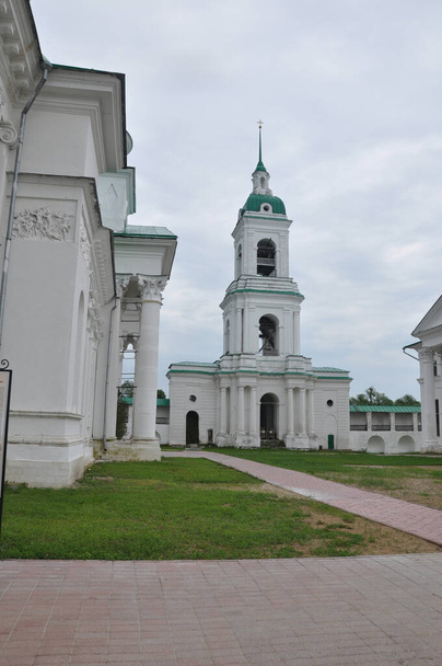 Spaso-Yakovlevsky Monastery Rostov. Orthodox male monastery. Shore of Lake Nero. Russia - Foto, imagen