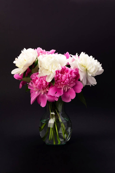 Bouquet of pink and white peonies - Foto, Imagem