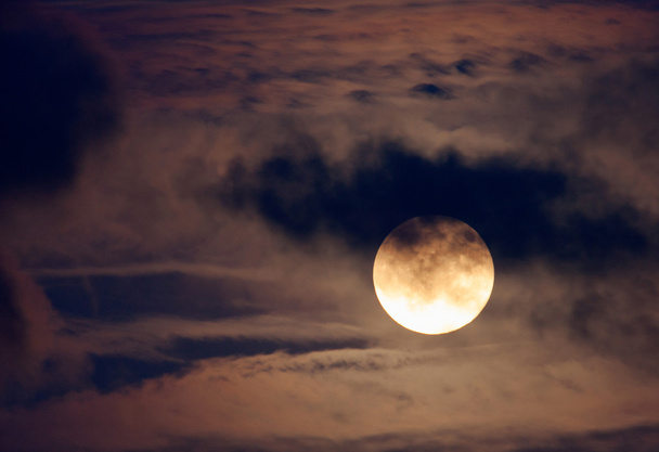 Schöne Nachtaufnahme des Vollmondes   - Foto, Bild