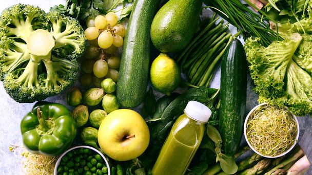 Zelené ovoce a zeleniny na stůl - Fotografie, Obrázek