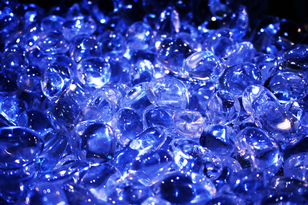 Kvarckő kristályok polírozott lemezen - Fotó, kép