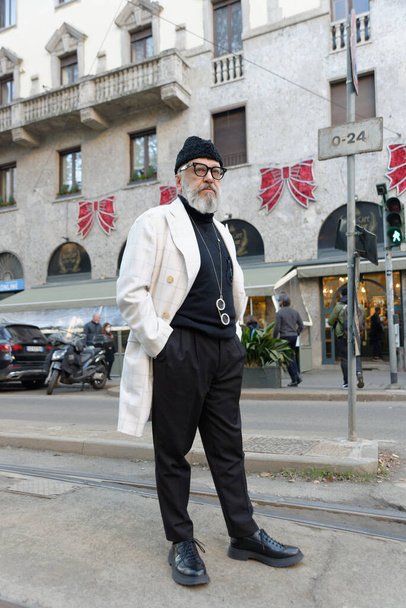 Clebrity op straat van Milaan tijdens de modeweek - Foto, afbeelding